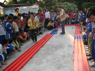 科技活动周四驱车竞速比赛